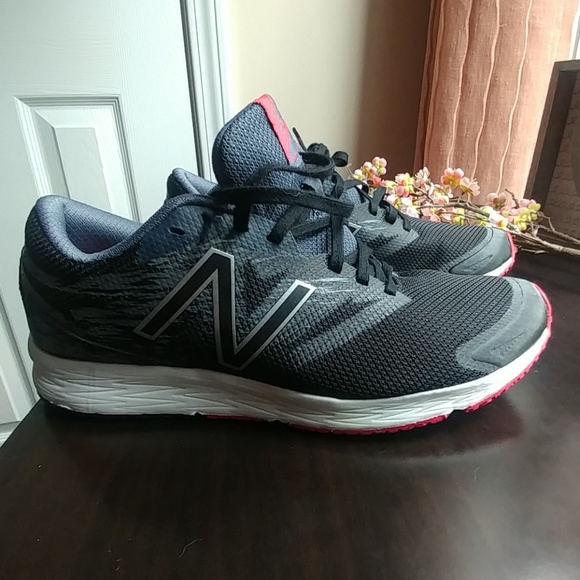 new balance flash